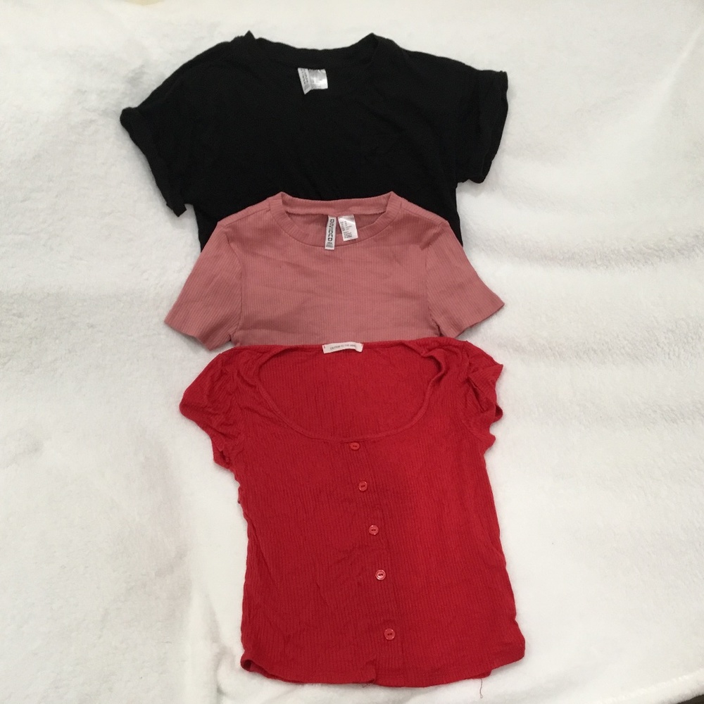 Three beautiful t-shirts, short sleeves size xs for girls 10-12 yo at one total